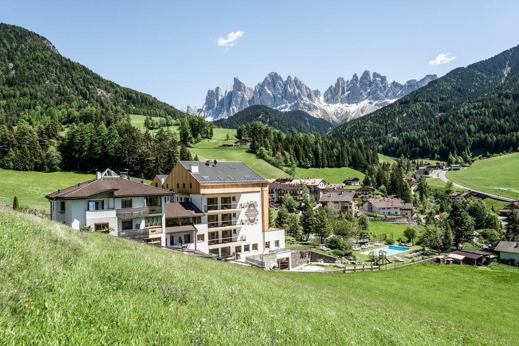 Hotel Tyrol Funes Kültér fotó
